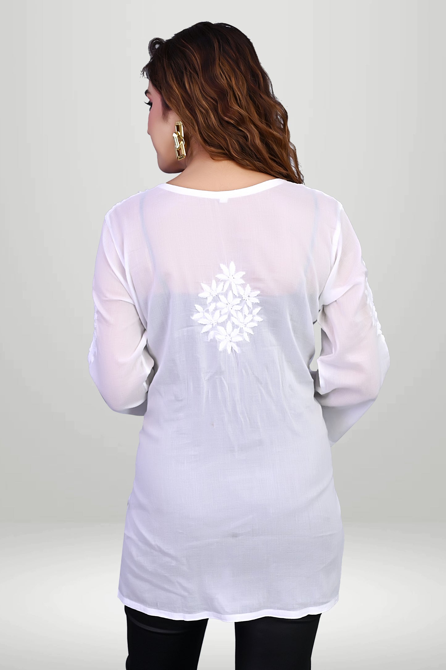 White Floral Chikankari Kurti – Lightweight Cotton | virtuore