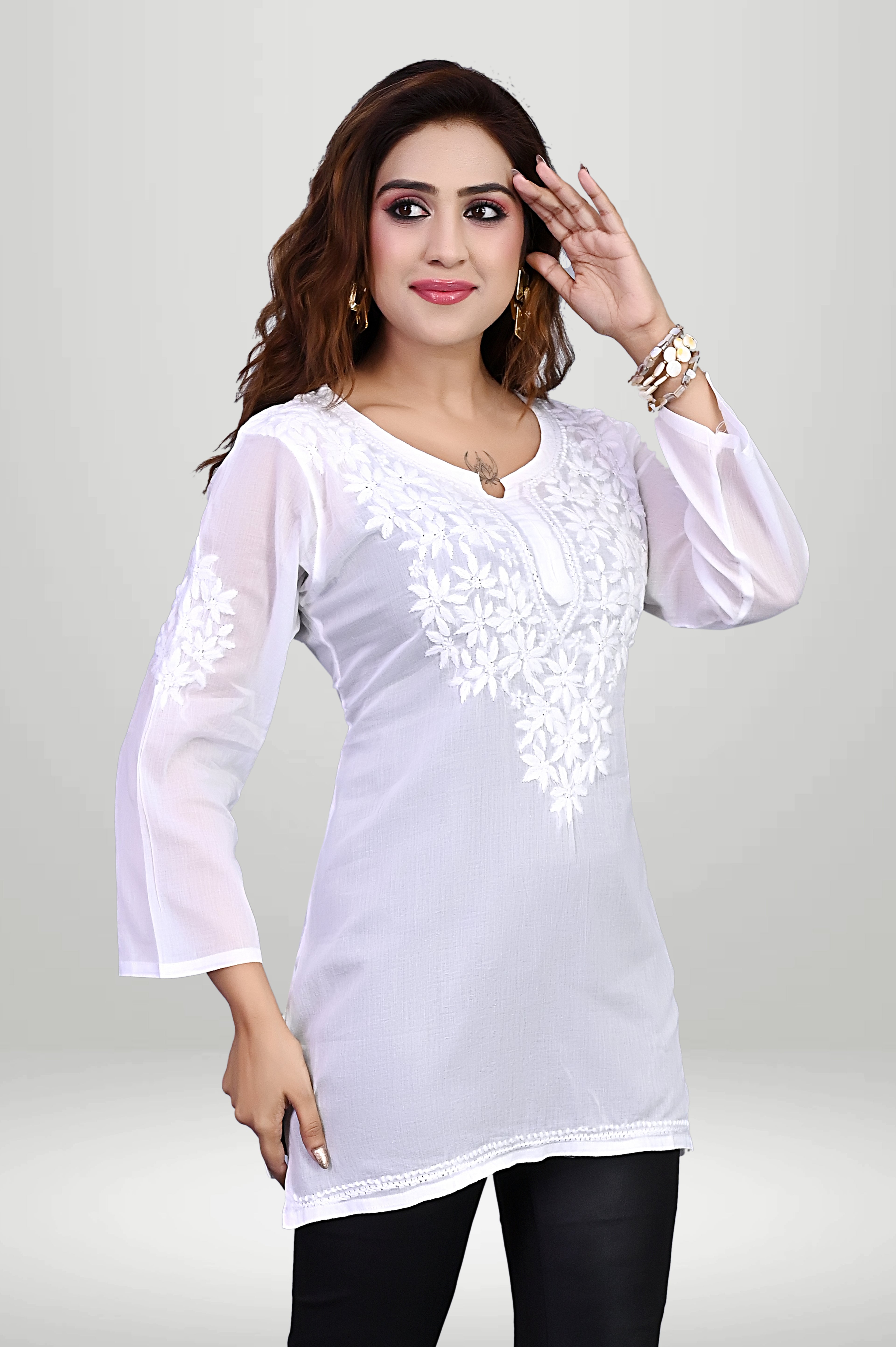 White Floral Chikankari Kurti – Lightweight Cotton | virtuore